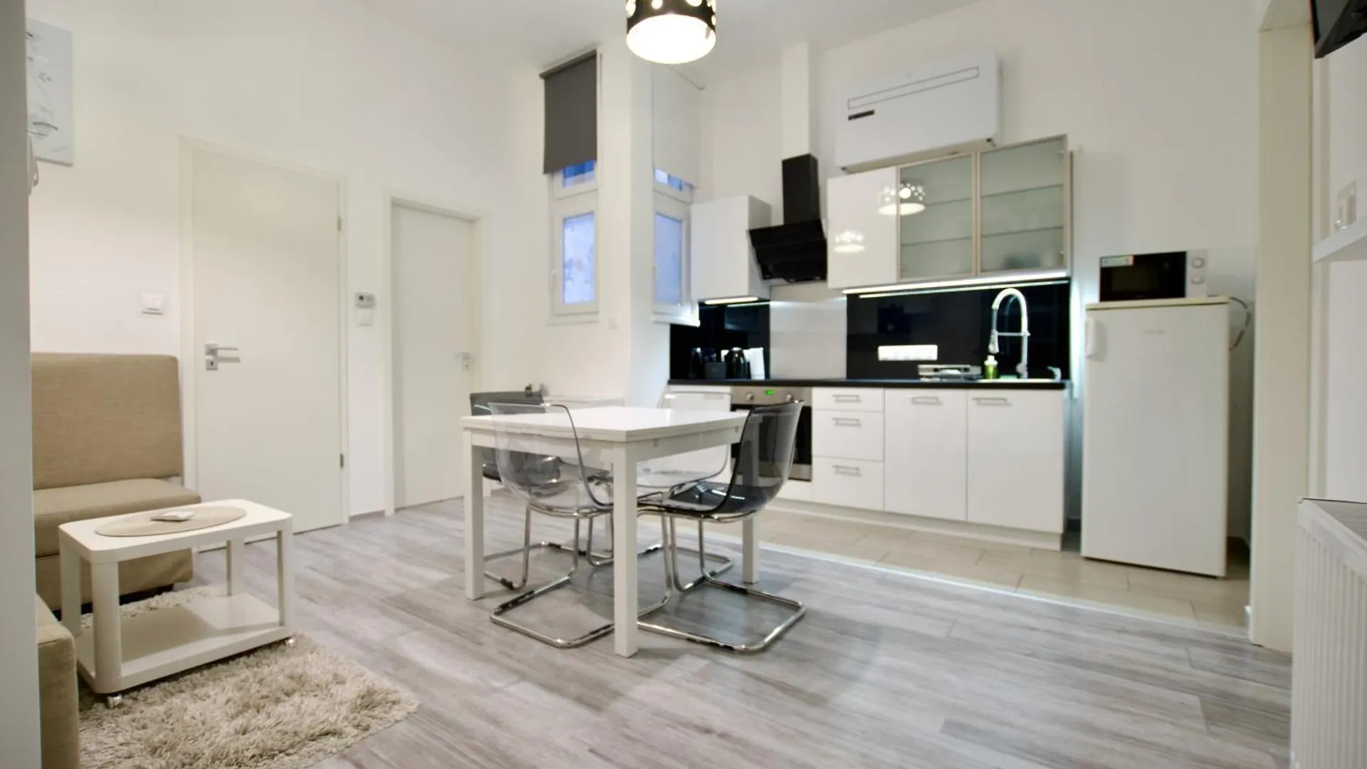 Standard Apartment By Hi5- Csengery Street Budapešť