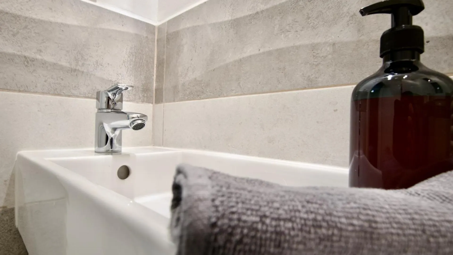 Standard Apartment By Hi5- Csengery Street Budapešť